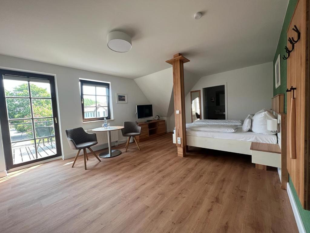Hotel Ostseeland ロストック エクステリア 写真