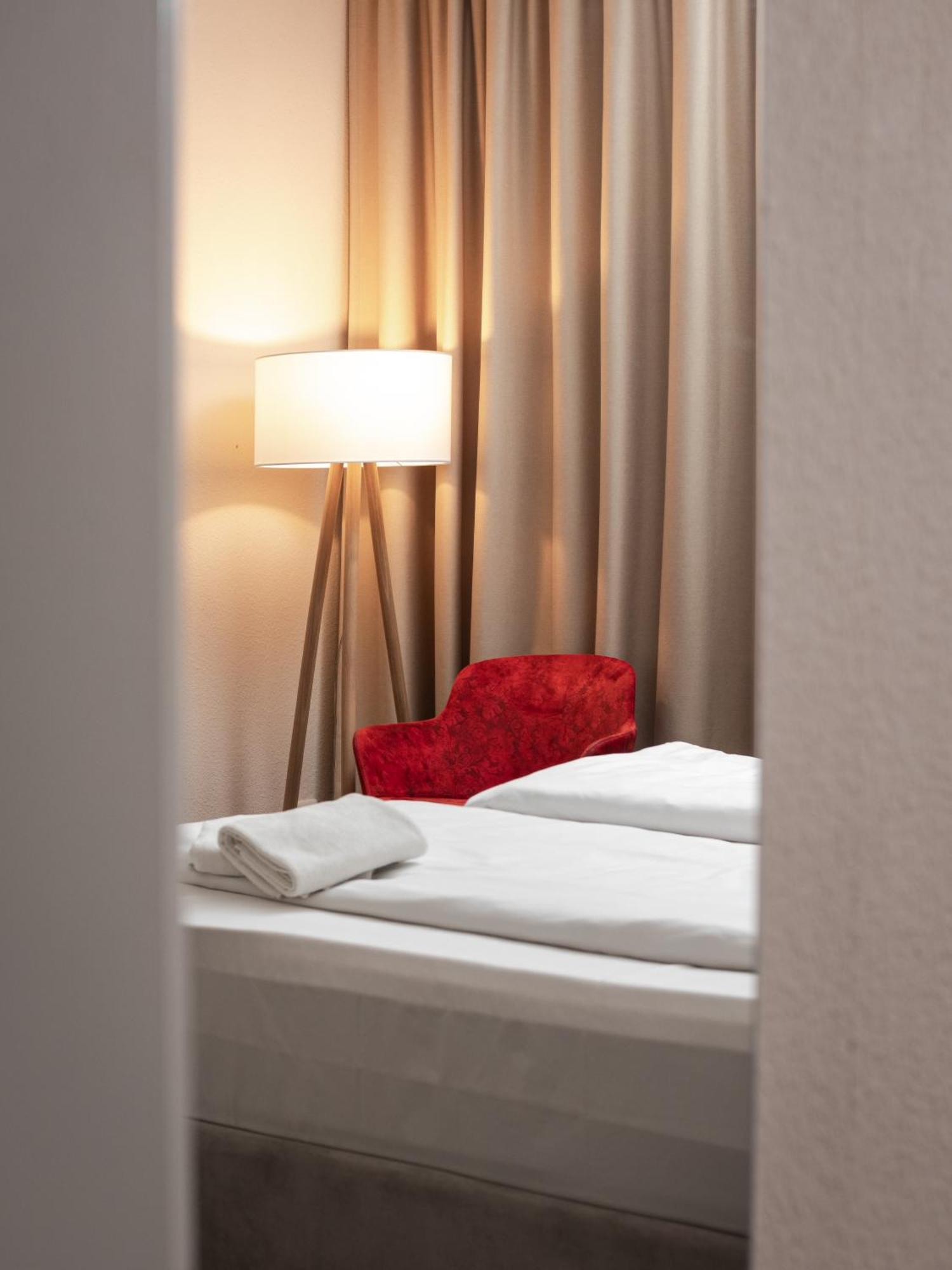 Hotel Ostseeland ロストック エクステリア 写真